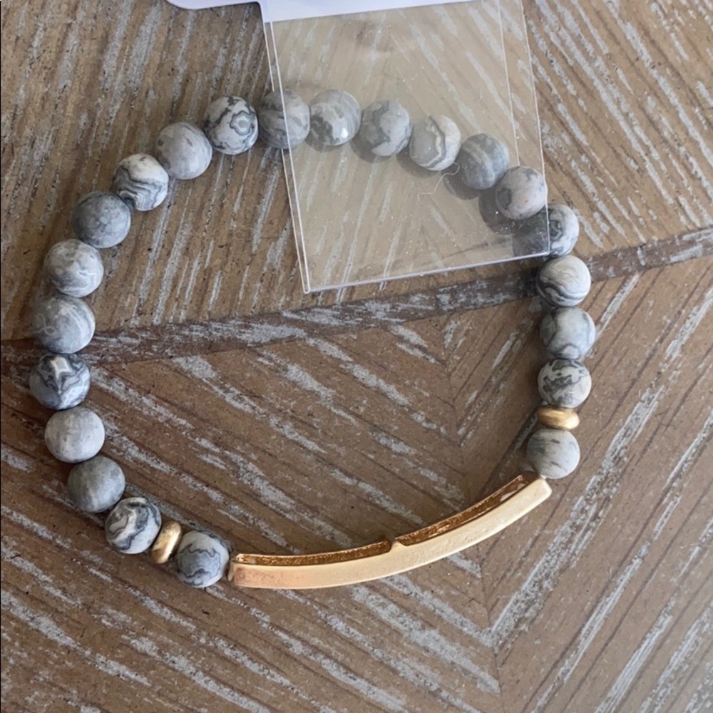 FAITH natural black stone stretch bracelet - Picture 4 of 6